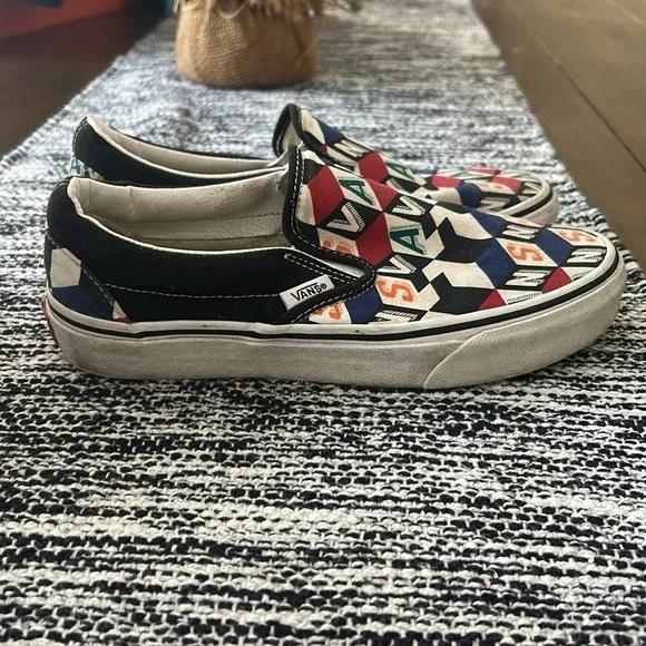 Multi colored slip on vans size youth 4.5 - Picture 5 of 7